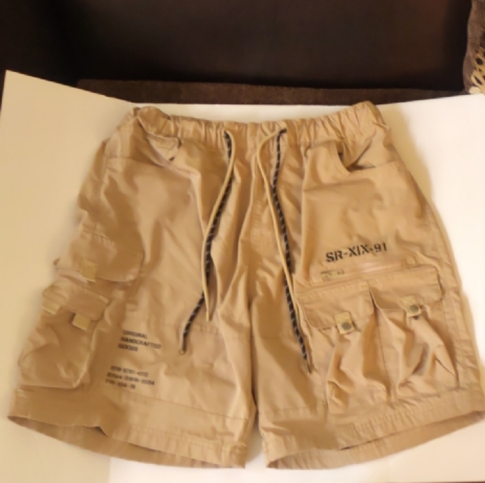 Men's Tan Cargo Shorts